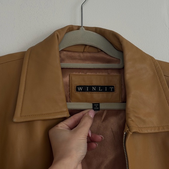 Chic Tan Leather Jacket - Picture 5 of 9